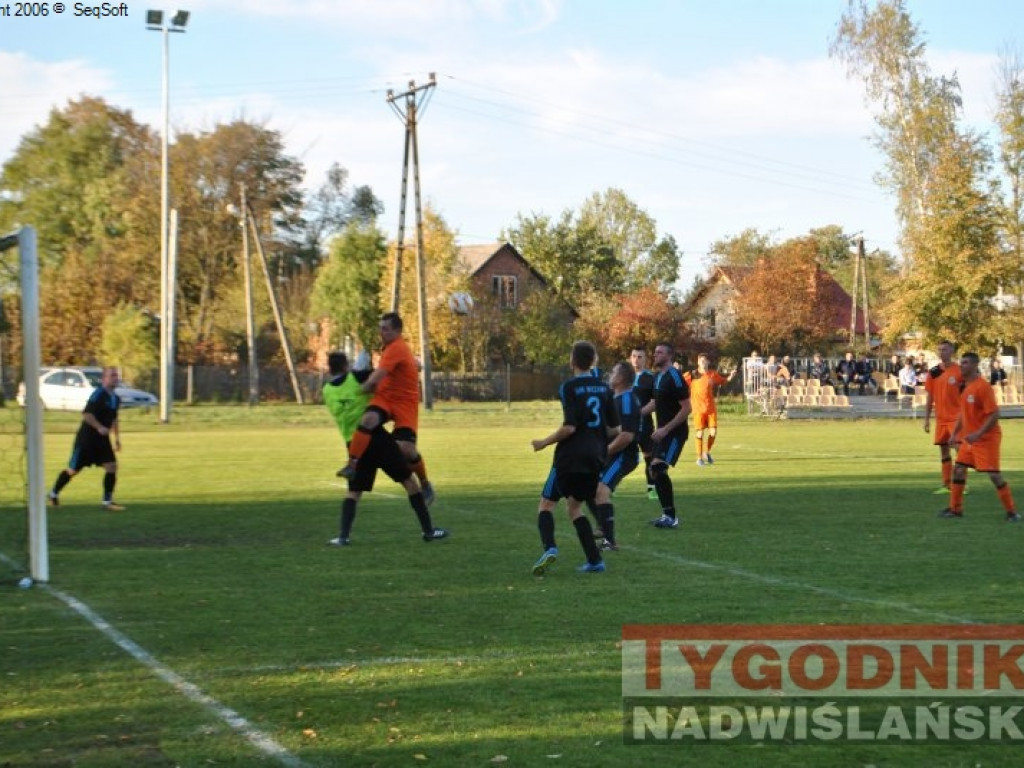 Beniaminek liderem. Regiofutbol - przegląd weekendu [Klasa A, gr. I Stalowa Wola] [zdjęcia]