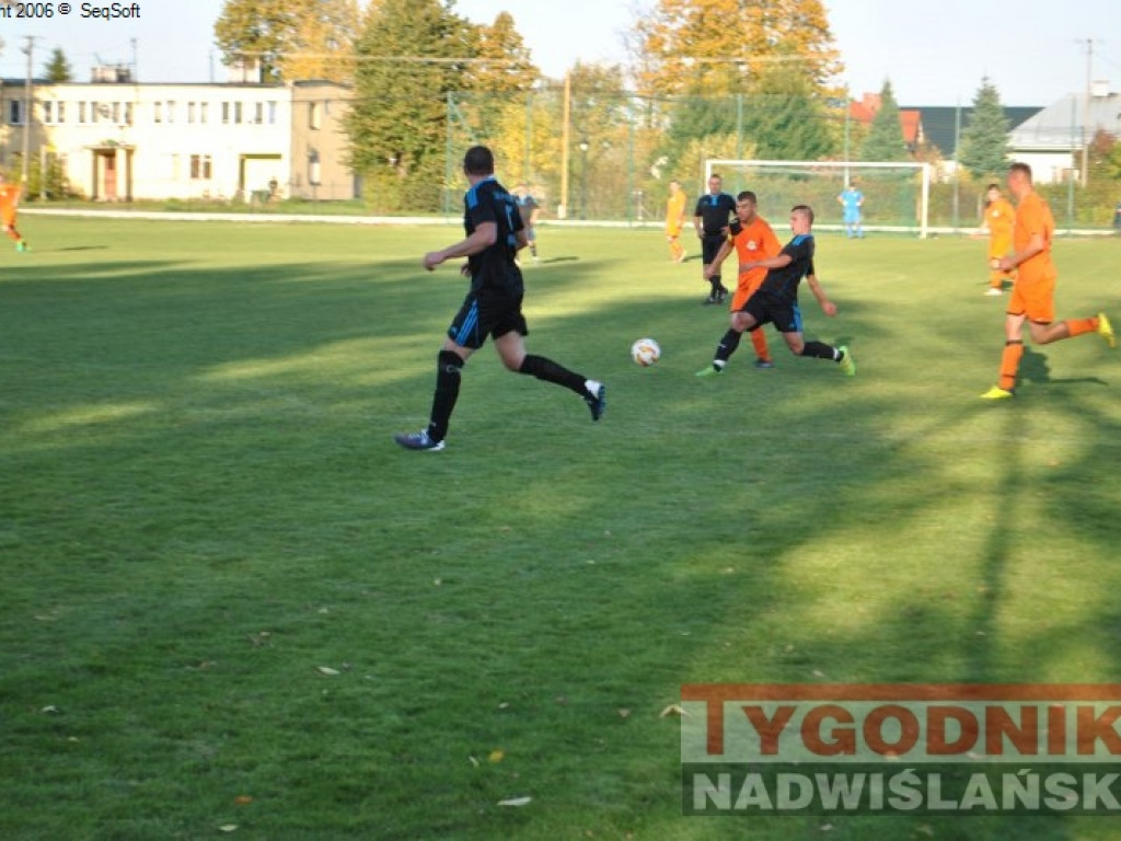 Beniaminek liderem. Regiofutbol - przegląd weekendu [Klasa A, gr. I Stalowa Wola] [zdjęcia]