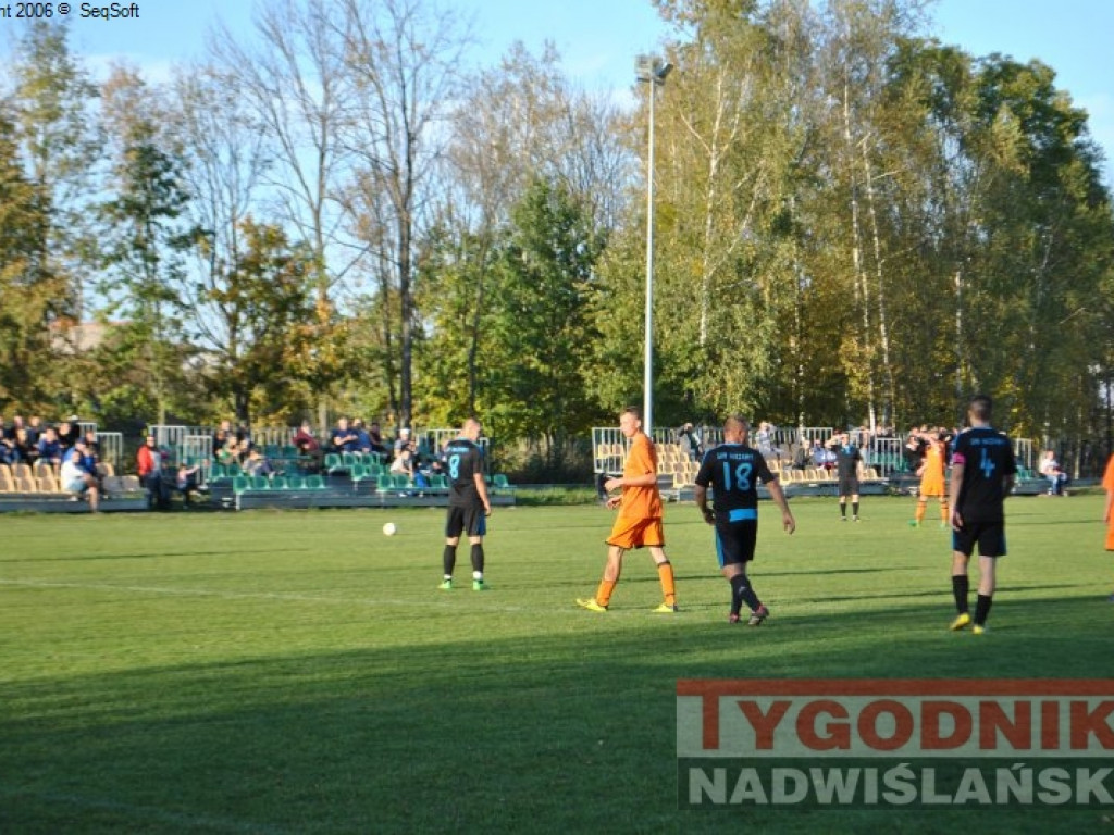 Beniaminek liderem. Regiofutbol - przegląd weekendu [Klasa A, gr. I Stalowa Wola] [zdjęcia]