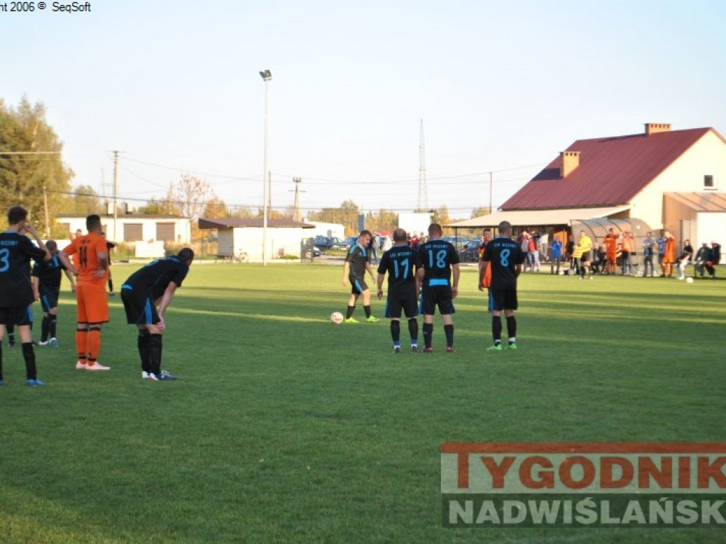Beniaminek liderem. Regiofutbol - przegląd weekendu [Klasa A, gr. I Stalowa Wola] [zdjęcia]