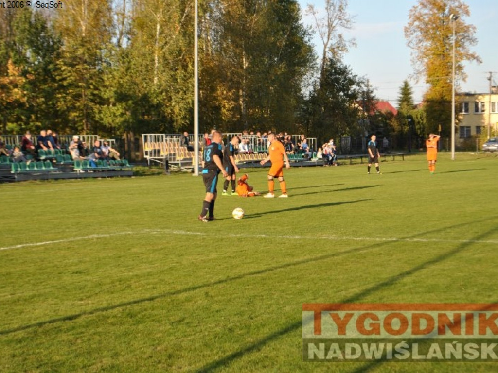Beniaminek liderem. Regiofutbol - przegląd weekendu [Klasa A, gr. I Stalowa Wola] [zdjęcia]