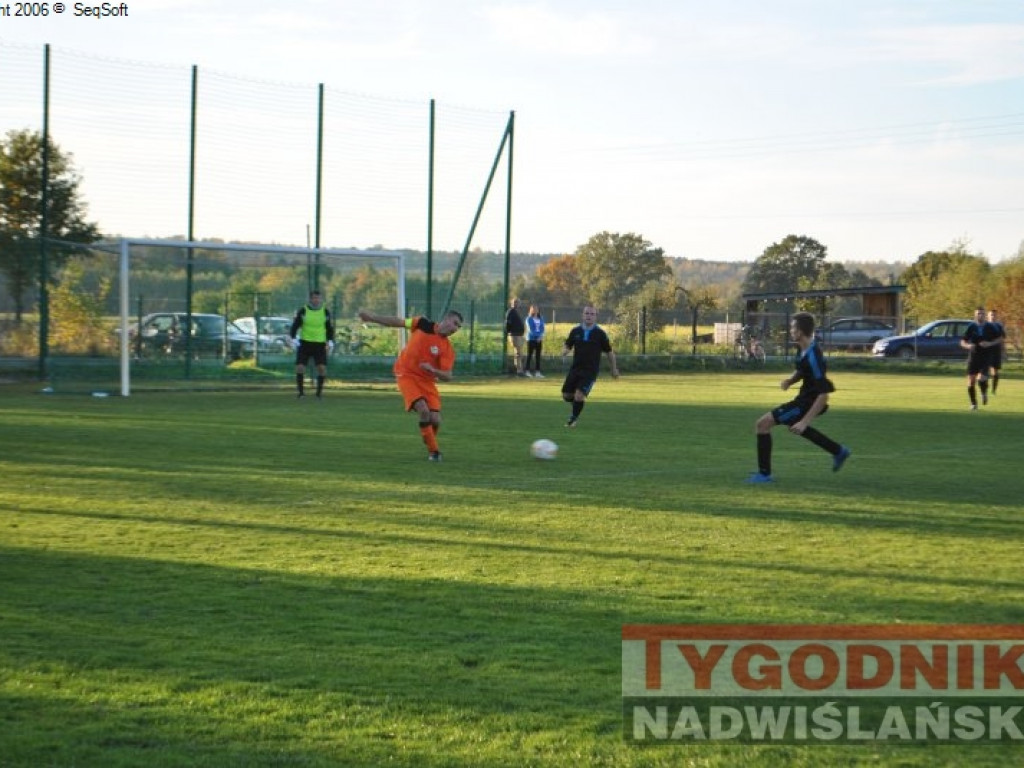 Beniaminek liderem. Regiofutbol - przegląd weekendu [Klasa A, gr. I Stalowa Wola] [zdjęcia]