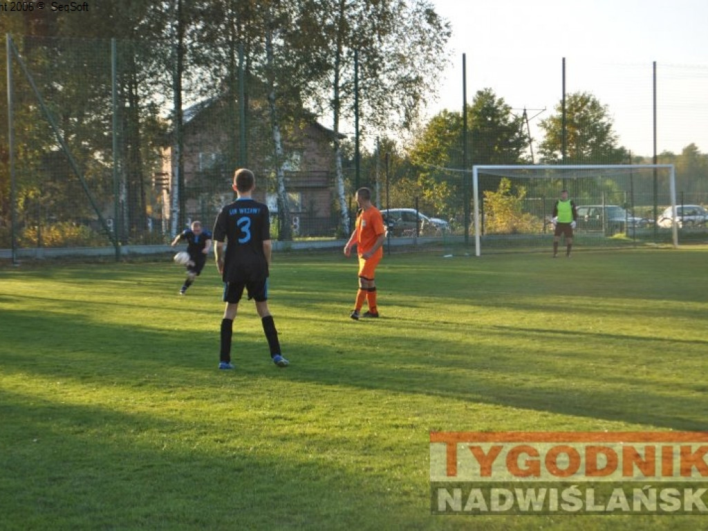 Beniaminek liderem. Regiofutbol - przegląd weekendu [Klasa A, gr. I Stalowa Wola] [zdjęcia]
