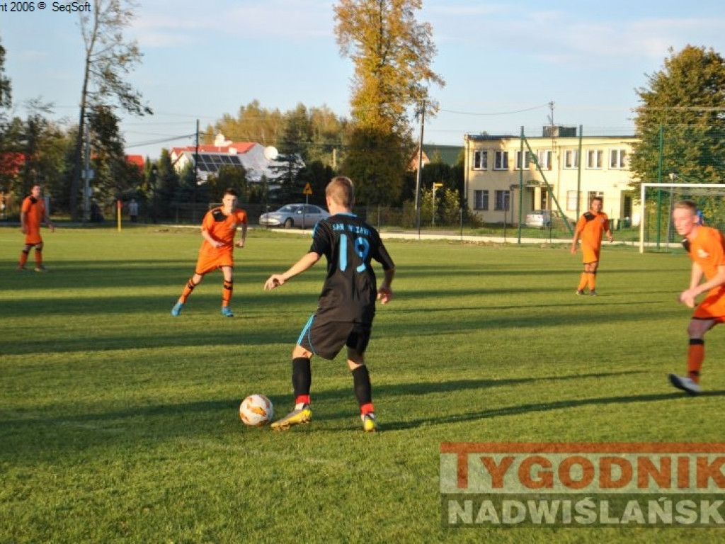 Beniaminek liderem. Regiofutbol - przegląd weekendu [Klasa A, gr. I Stalowa Wola] [zdjęcia]