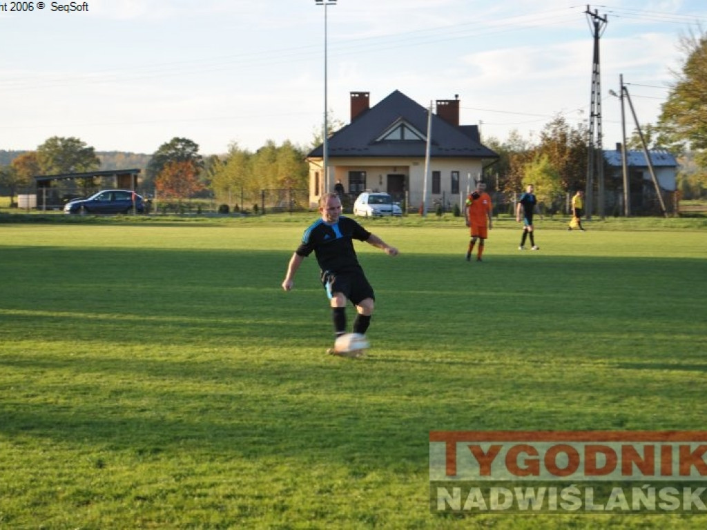 Beniaminek liderem. Regiofutbol - przegląd weekendu [Klasa A, gr. I Stalowa Wola] [zdjęcia]