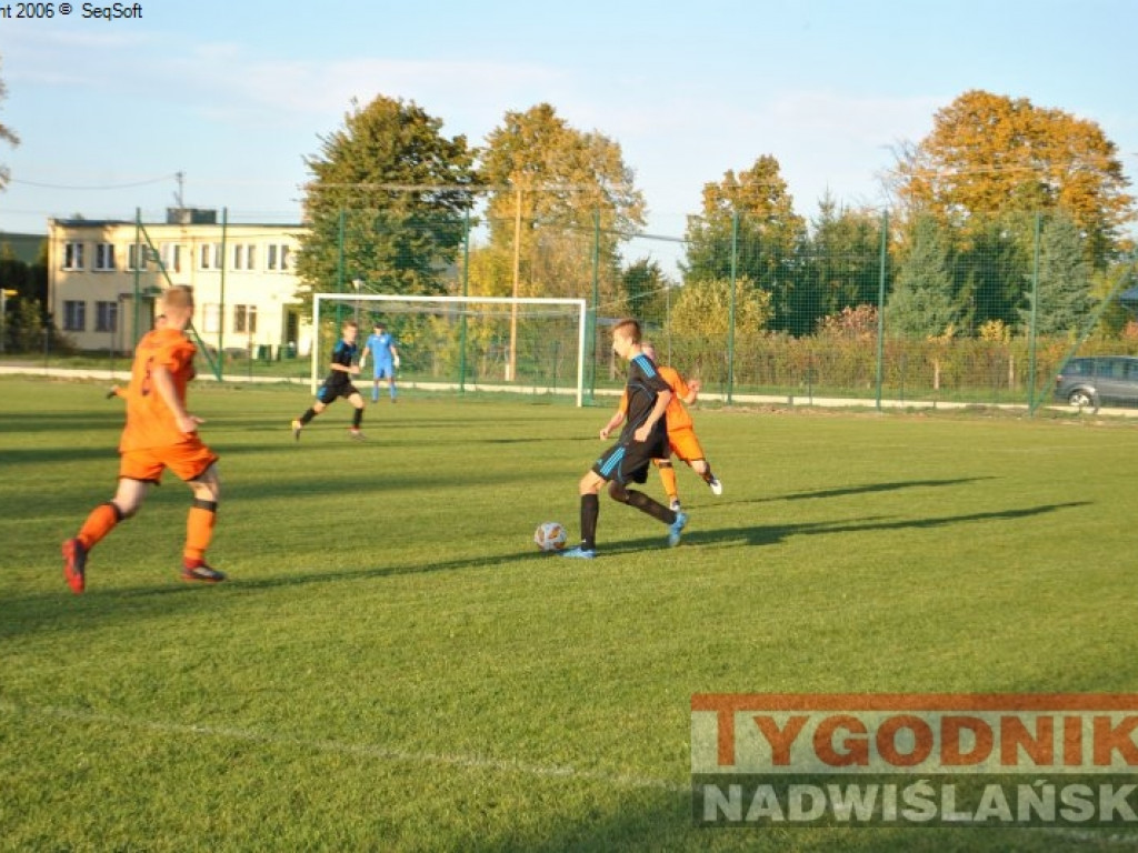 Beniaminek liderem. Regiofutbol - przegląd weekendu [Klasa A, gr. I Stalowa Wola] [zdjęcia]