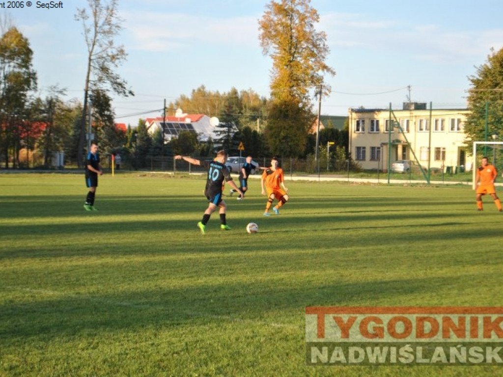 Beniaminek liderem. Regiofutbol - przegląd weekendu [Klasa A, gr. I Stalowa Wola] [zdjęcia]