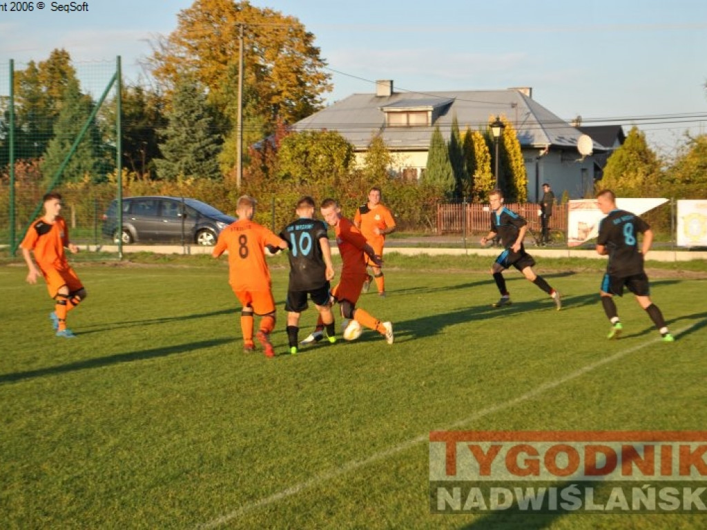 Beniaminek liderem. Regiofutbol - przegląd weekendu [Klasa A, gr. I Stalowa Wola] [zdjęcia]