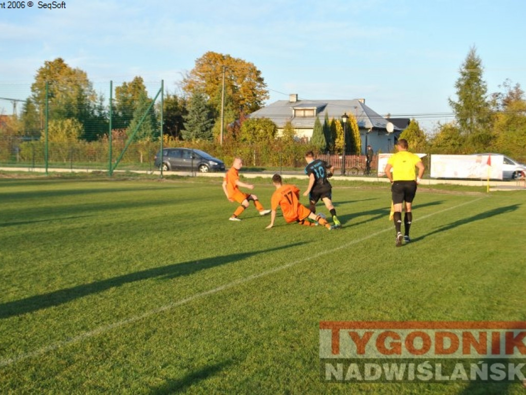 Beniaminek liderem. Regiofutbol - przegląd weekendu [Klasa A, gr. I Stalowa Wola] [zdjęcia]
