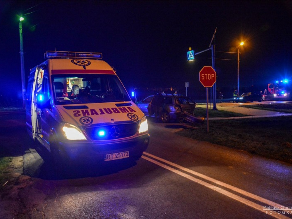 Śmiertelny wypadek pomiędzy Gorzycami i Zaleszanami. Droga krajowa nr 77 zablokowna [zdjęcia]