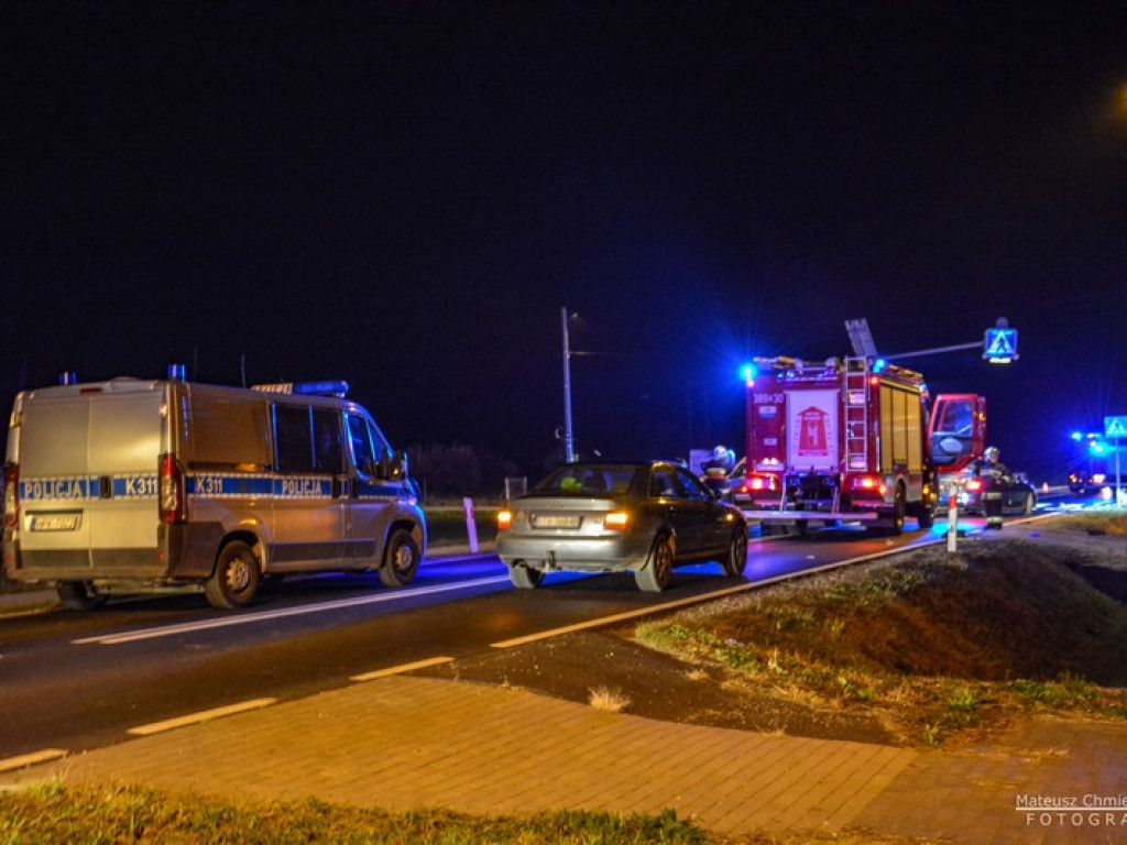 Śmiertelny wypadek pomiędzy Gorzycami i Zaleszanami. Droga krajowa nr 77 zablokowna [zdjęcia]