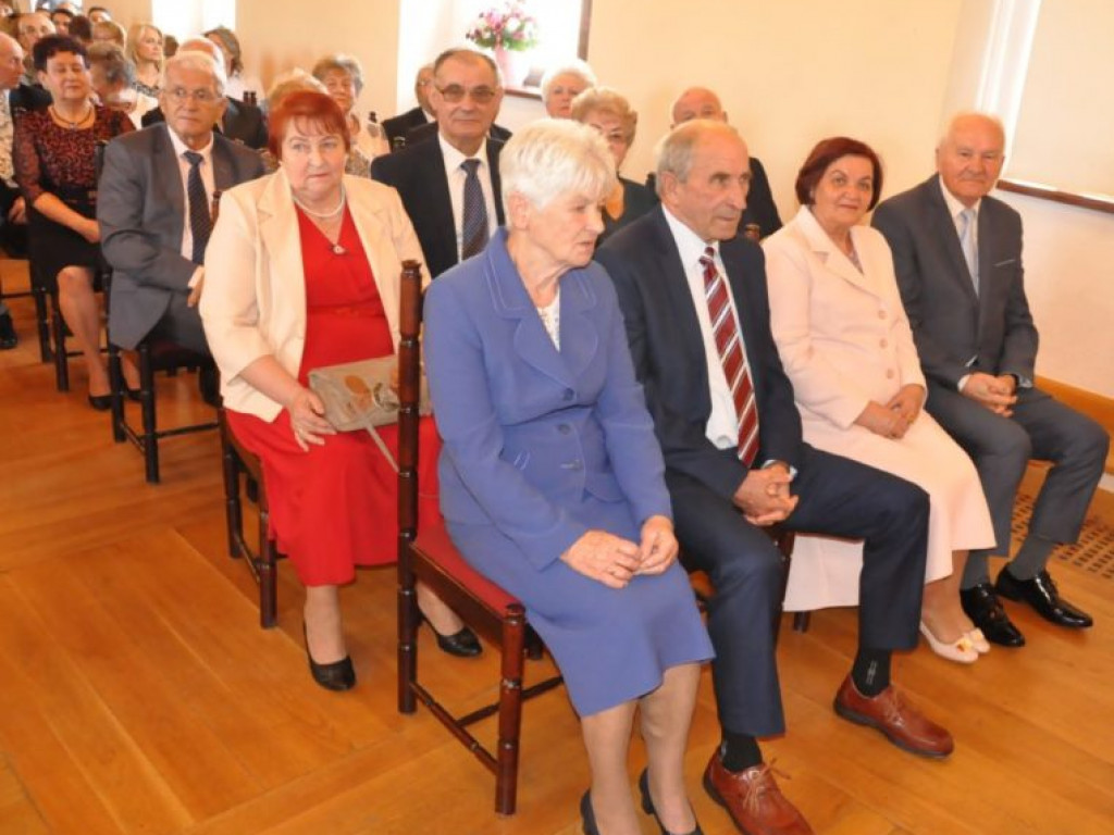 Przeżyli razem 50 lat. Medale dla prawie 40 małżeństw [zdjęcia]