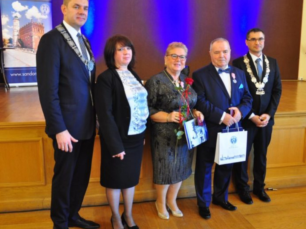 Przeżyli razem 50 lat. Medale dla prawie 40 małżeństw [zdjęcia]