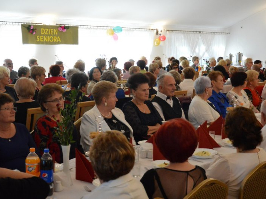 Pokaz mody senioralnej - takie atrakcje podczas Dnia Seniora w Bojanowie [zdjęcia]