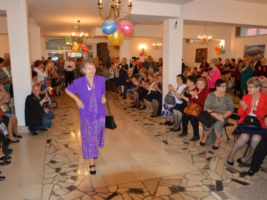 Pokaz mody senioralnej - takie atrakcje podczas Dnia Seniora w Bojanowie [zdjęcia]