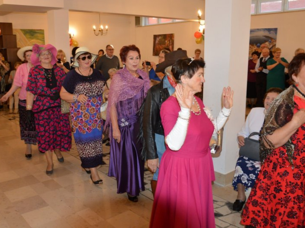 Pokaz mody senioralnej - takie atrakcje podczas Dnia Seniora w Bojanowie [zdjęcia]