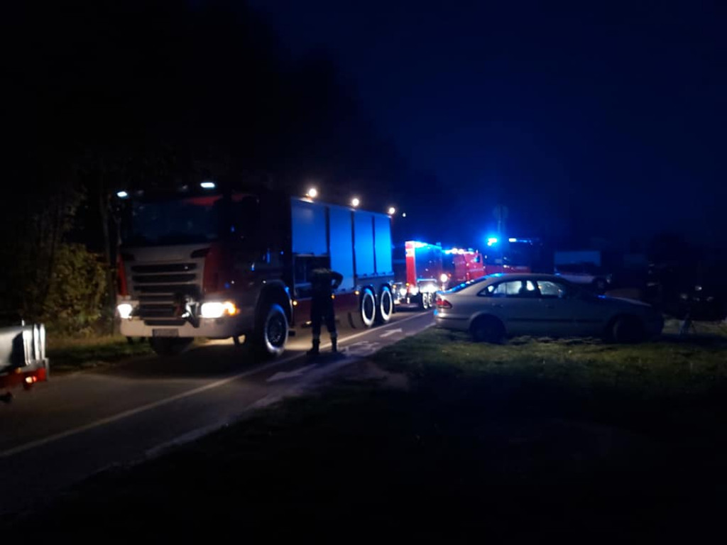 Piana w Jeziorze Tarnobrzeskim. Nie wiadomo, co to za substancja [zdjęcia]