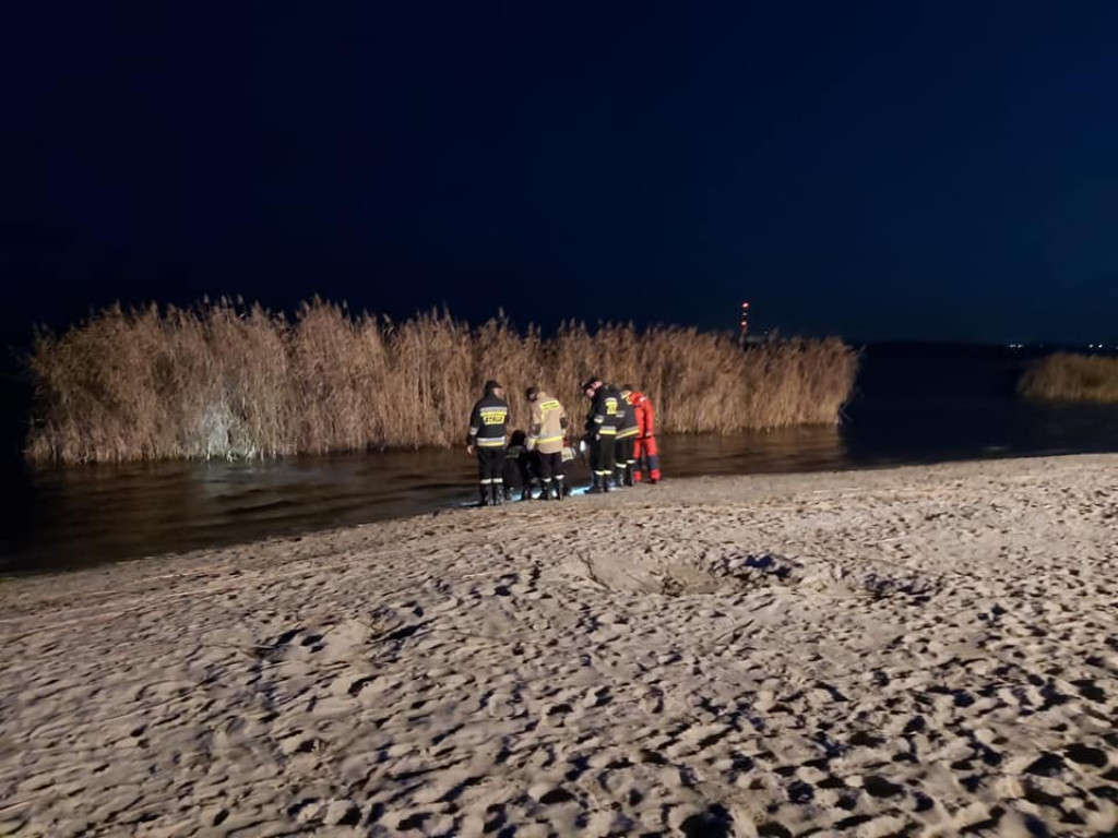 Piana w Jeziorze Tarnobrzeskim. Nie wiadomo, co to za substancja [zdjęcia]