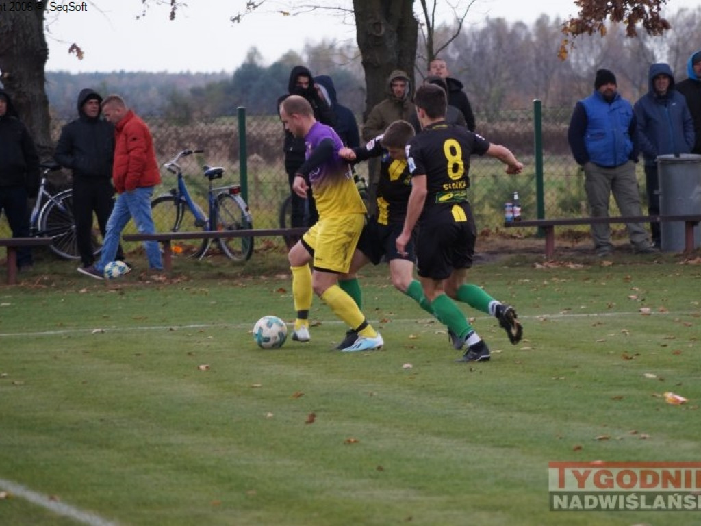 Niespodzianka w Nowej Dębie. Regiofutbol - przegląd weekendu [klasa okręgowa, Stalowa Wola] [zdjęcia]
