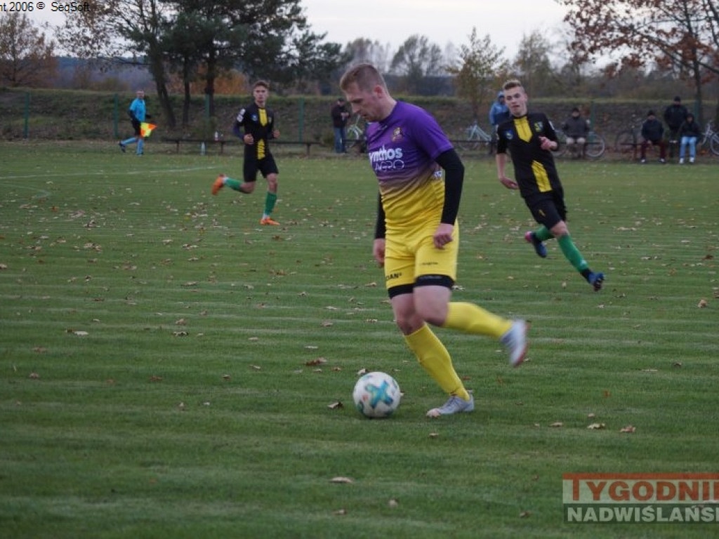 Niespodzianka w Nowej Dębie. Regiofutbol - przegląd weekendu [klasa okręgowa, Stalowa Wola] [zdjęcia]