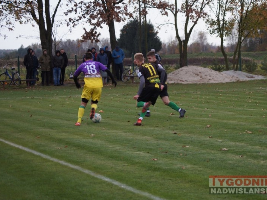 Niespodzianka w Nowej Dębie. Regiofutbol - przegląd weekendu [klasa okręgowa, Stalowa Wola] [zdjęcia]