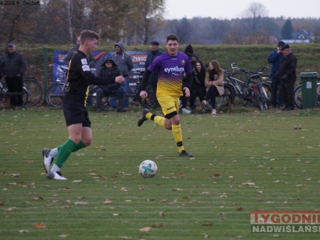 Niespodzianka w Nowej Dębie. Regiofutbol - przegląd weekendu [klasa okręgowa, Stalowa Wola] [zdjęcia]