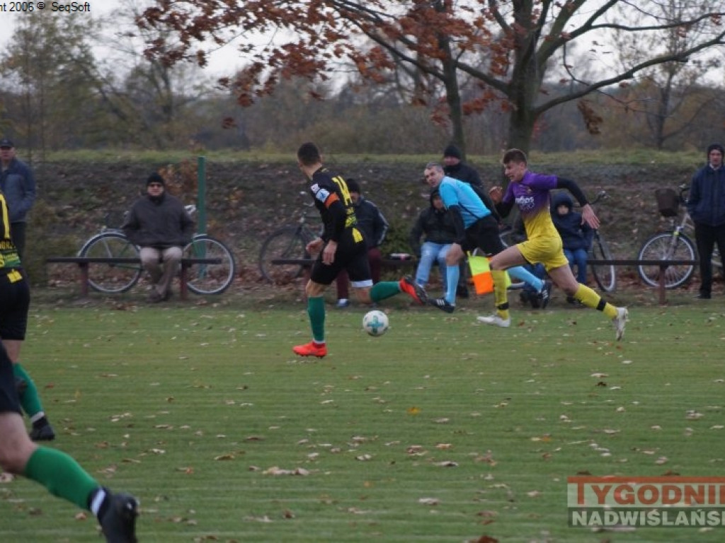 Niespodzianka w Nowej Dębie. Regiofutbol - przegląd weekendu [klasa okręgowa, Stalowa Wola] [zdjęcia]