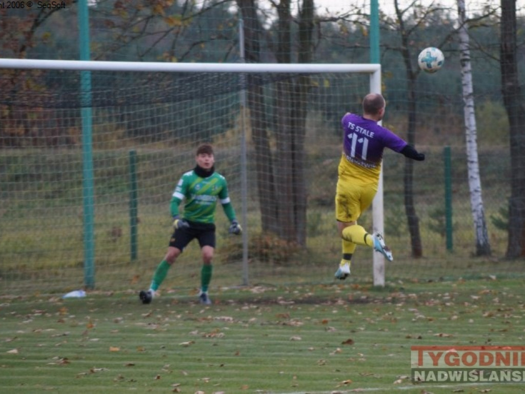 Niespodzianka w Nowej Dębie. Regiofutbol - przegląd weekendu [klasa okręgowa, Stalowa Wola] [zdjęcia]