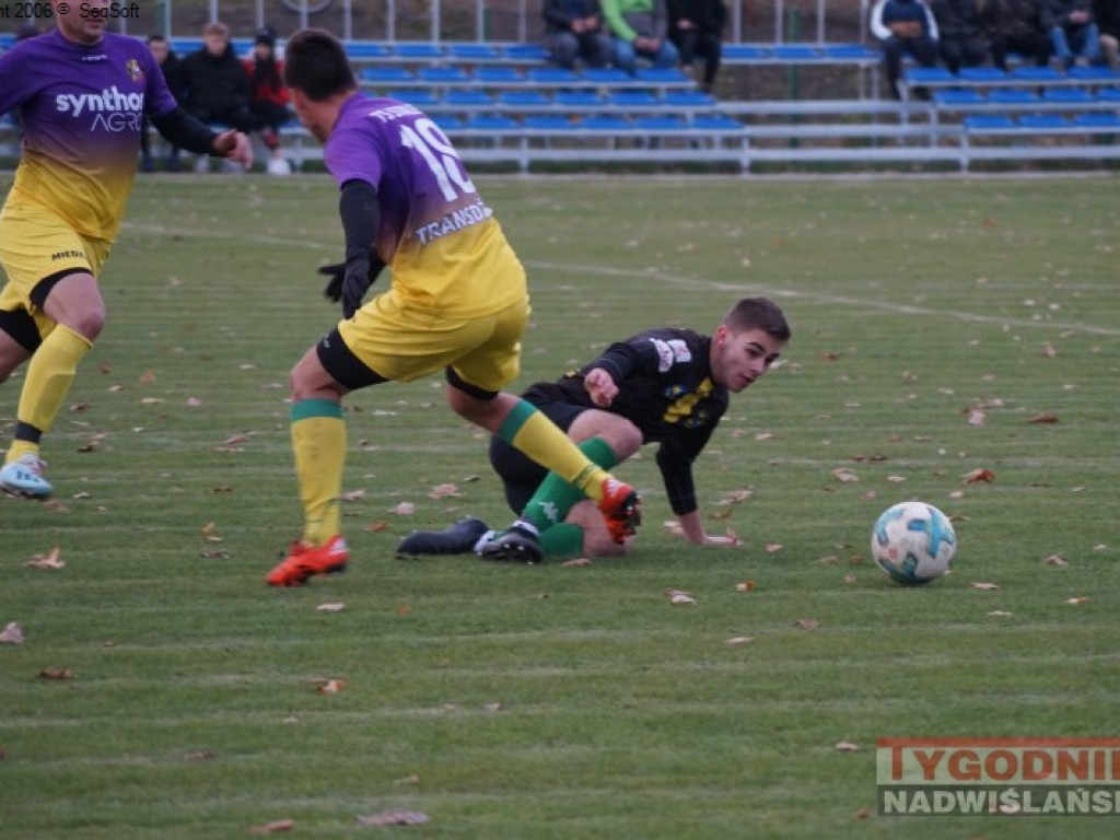 Niespodzianka w Nowej Dębie. Regiofutbol - przegląd weekendu [klasa okręgowa, Stalowa Wola] [zdjęcia]