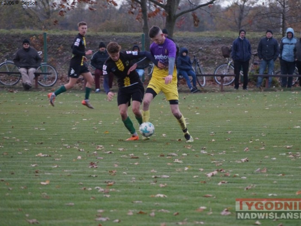 Niespodzianka w Nowej Dębie. Regiofutbol - przegląd weekendu [klasa okręgowa, Stalowa Wola] [zdjęcia]