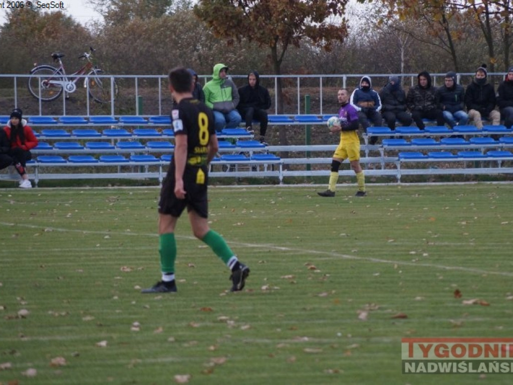 Niespodzianka w Nowej Dębie. Regiofutbol - przegląd weekendu [klasa okręgowa, Stalowa Wola] [zdjęcia]