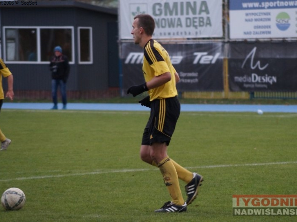 Niespodzianka w Nowej Dębie. Regiofutbol - przegląd weekendu [klasa okręgowa, Stalowa Wola] [zdjęcia]