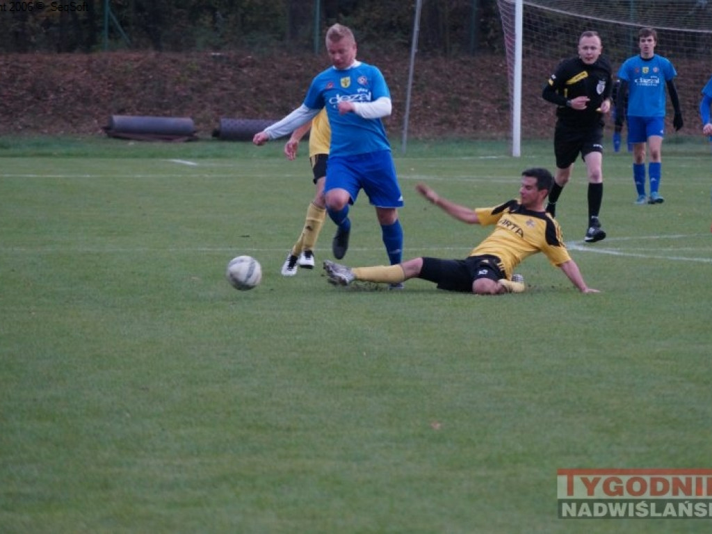 Niespodzianka w Nowej Dębie. Regiofutbol - przegląd weekendu [klasa okręgowa, Stalowa Wola] [zdjęcia]