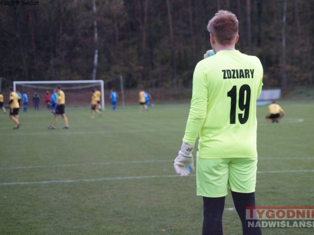 Niespodzianka w Nowej Dębie. Regiofutbol - przegląd weekendu [klasa okręgowa, Stalowa Wola] [zdjęcia]