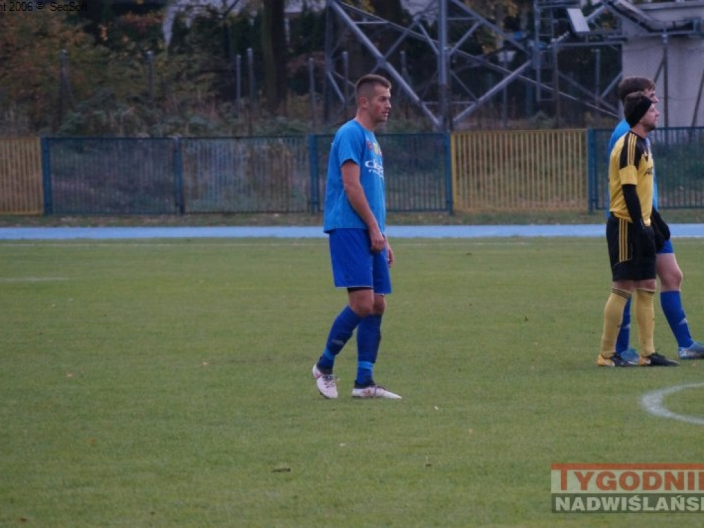 Niespodzianka w Nowej Dębie. Regiofutbol - przegląd weekendu [klasa okręgowa, Stalowa Wola] [zdjęcia]