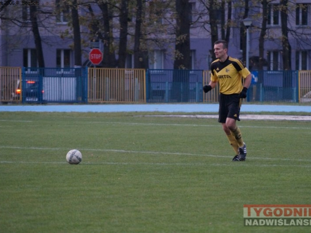 Niespodzianka w Nowej Dębie. Regiofutbol - przegląd weekendu [klasa okręgowa, Stalowa Wola] [zdjęcia]