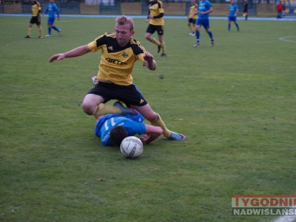 Niespodzianka w Nowej Dębie. Regiofutbol - przegląd weekendu [klasa okręgowa, Stalowa Wola] [zdjęcia]