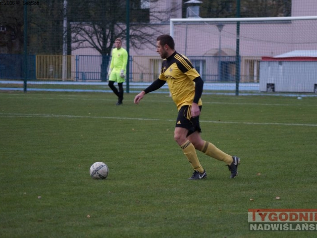 Niespodzianka w Nowej Dębie. Regiofutbol - przegląd weekendu [klasa okręgowa, Stalowa Wola] [zdjęcia]