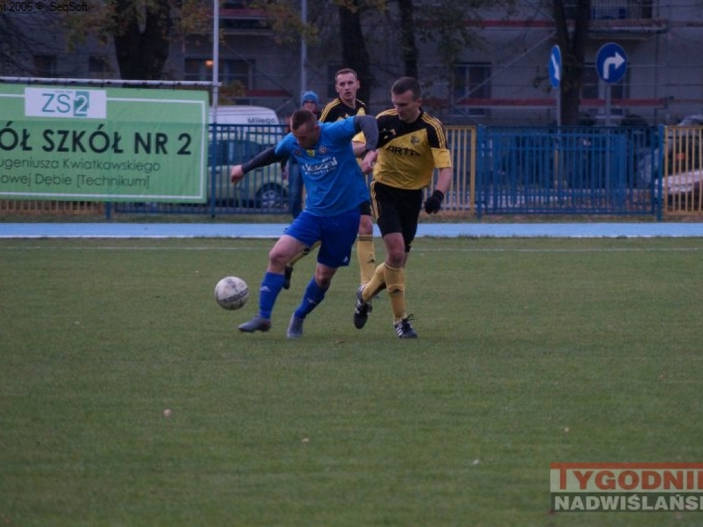 Niespodzianka w Nowej Dębie. Regiofutbol - przegląd weekendu [klasa okręgowa, Stalowa Wola] [zdjęcia]