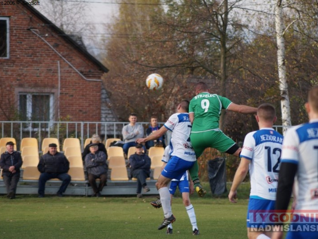 Piłkarska niedziela w gminie Baranów Sandomierski. Regiofutbol - przegląd weekendu [klasa A, gr. I Stalowa Wola]