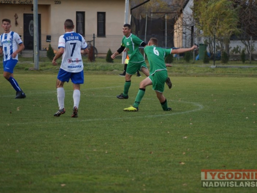 Piłkarska niedziela w gminie Baranów Sandomierski. Regiofutbol - przegląd weekendu [klasa A, gr. I Stalowa Wola]