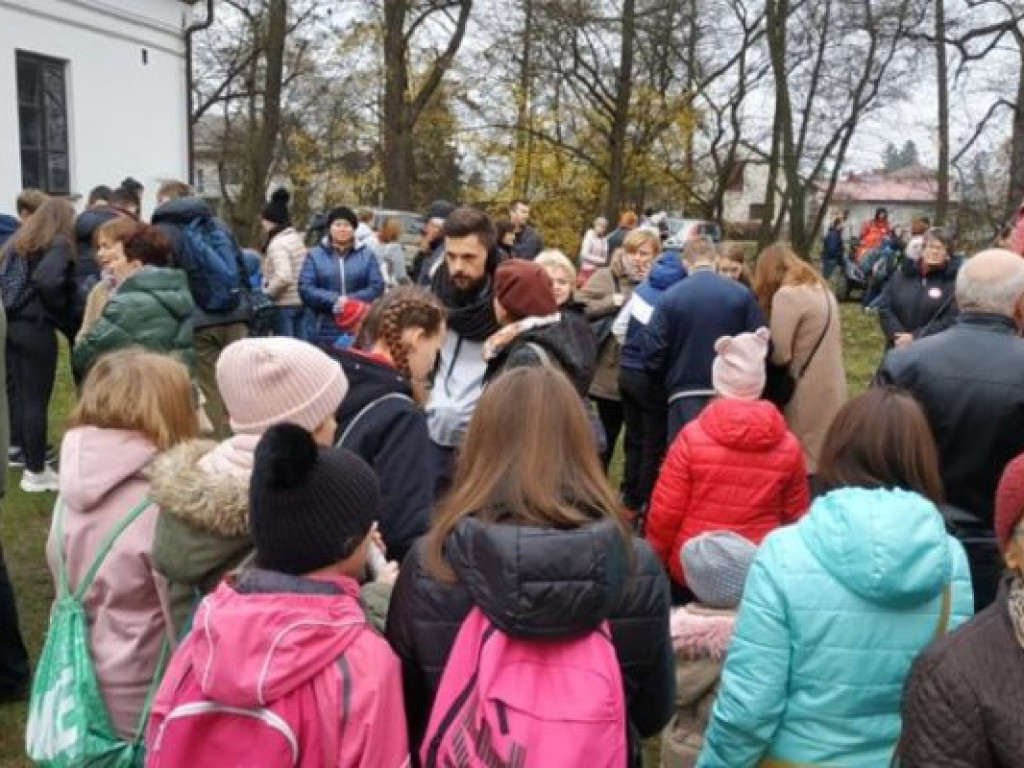 Zagrali w mobilną grę terenową w Skotnikach [zdjęcia] [wideo]