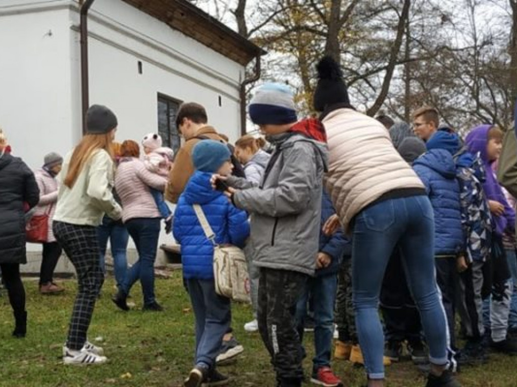 Zagrali w mobilną grę terenową w Skotnikach [zdjęcia] [wideo]