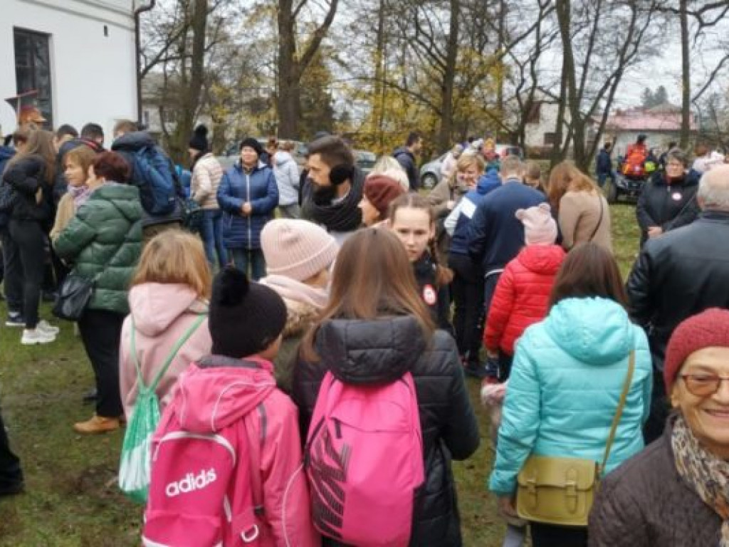 Zagrali w mobilną grę terenową w Skotnikach [zdjęcia] [wideo]