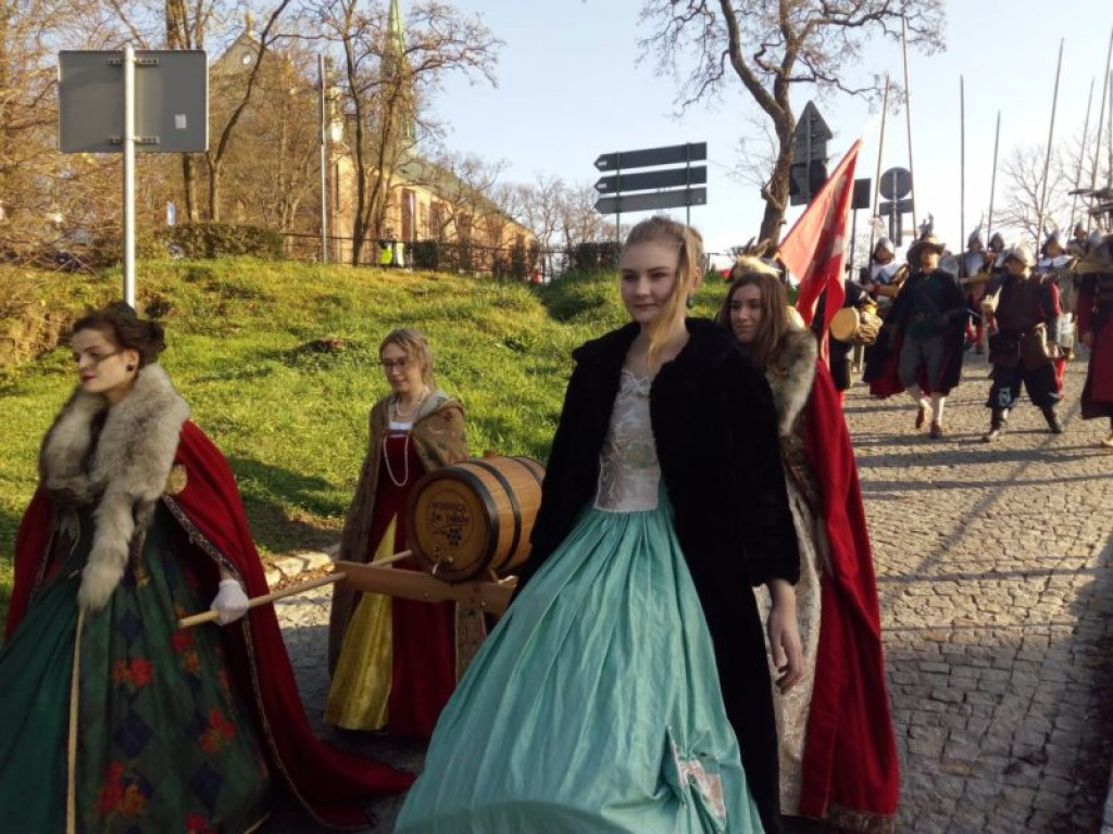 W Sandomierzu trwa Święto Młodego Wina [ZDJĘCIA]