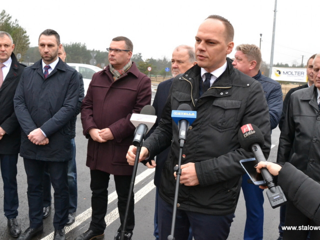 Rondo i droga powiatowa w Pysznicy gotowe. Uroczyste otwarcie i poświęcenie [zdjęcia]