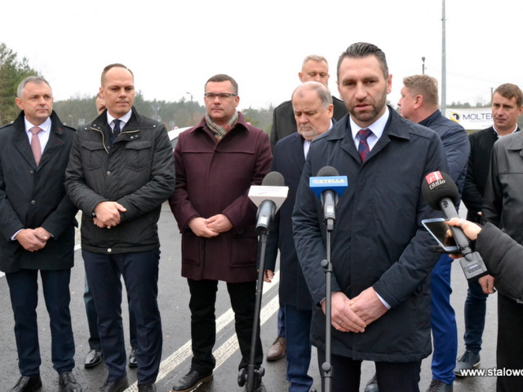 Rondo i droga powiatowa w Pysznicy gotowe. Uroczyste otwarcie i poświęcenie [zdjęcia]
