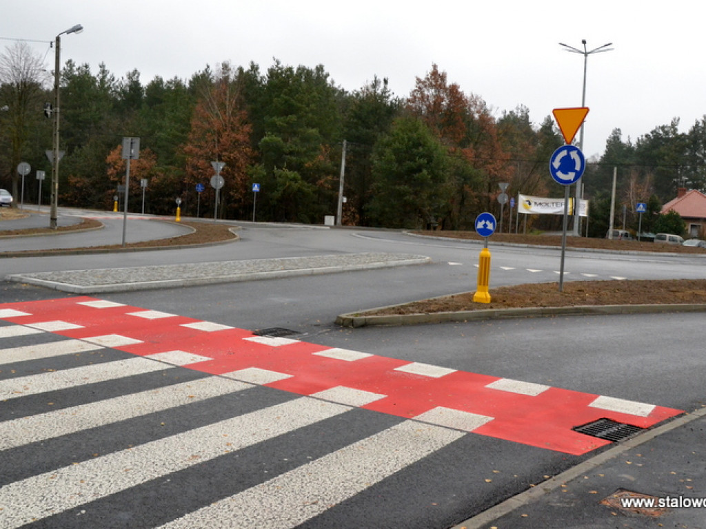 Rondo i droga powiatowa w Pysznicy gotowe. Uroczyste otwarcie i poświęcenie [zdjęcia]