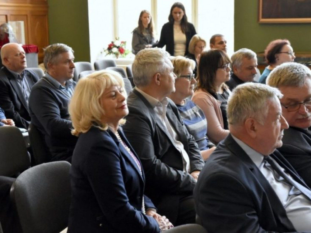 Konsultacje na temat rozwoju Województwa Podkarpackiego w Tarnobrzegu [zdjęcia]