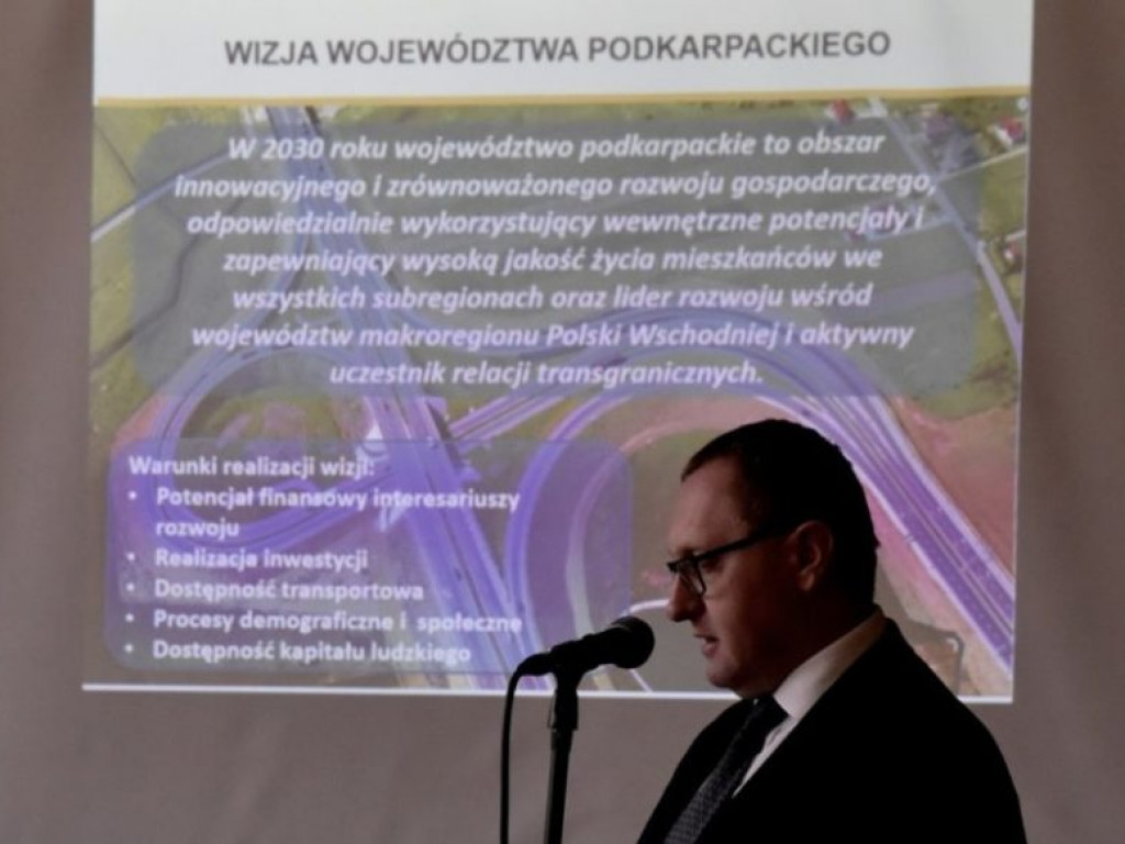 Konsultacje na temat rozwoju Województwa Podkarpackiego w Tarnobrzegu [zdjęcia]